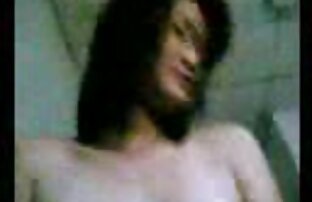 XXX British Slag juega con su coño en la bañera. policia de colombia xxx