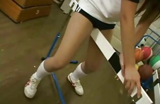XXX Linda chica adolescente azotada en el espacio xxx de medellin secundario antes de follar